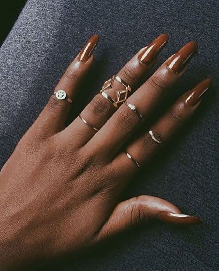 Tạo sự khác biệt với màu Đen trên móng tay của bạn. Acrylic Nail Designs Perfect for Black Women tôn lên nét đẹp đậm chất của phụ nữ da đen. Với Beautiful Dawn Designs và những thiết kế móng tay mới nhất, bạn sẽ trở thành tâm điểm của mọi sự chú ý.