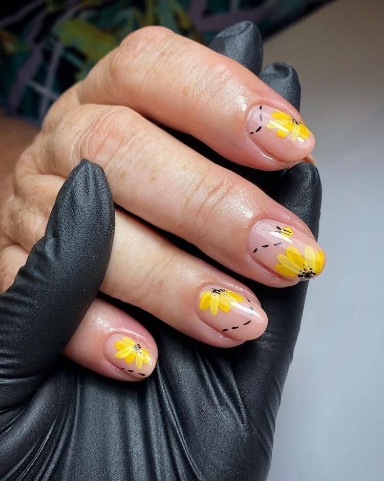 Flowers and Bees Nails