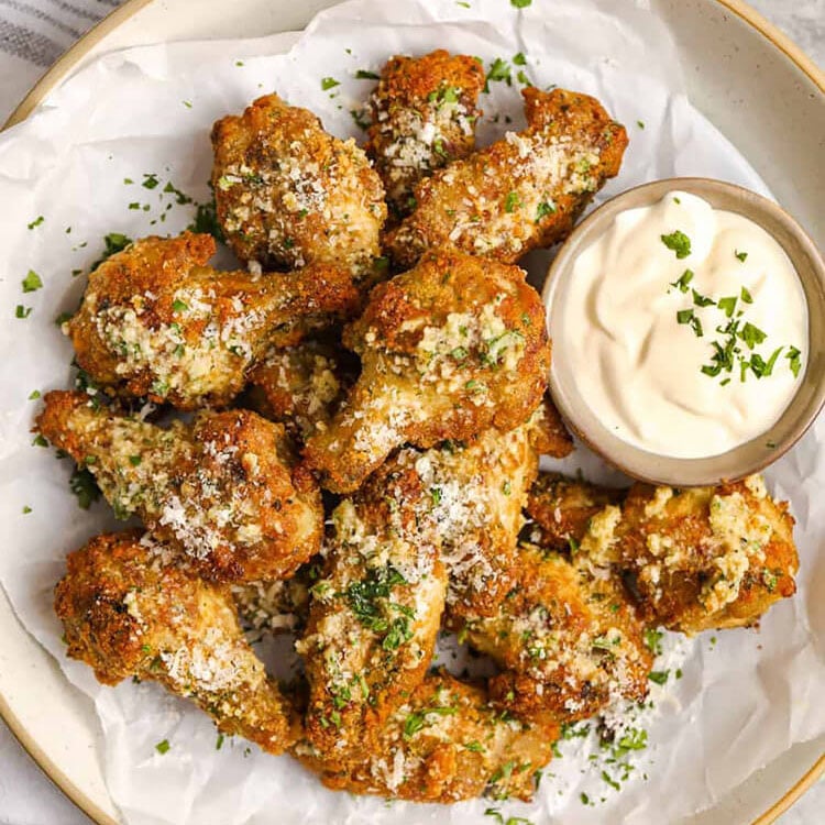 garlic parm wings feature