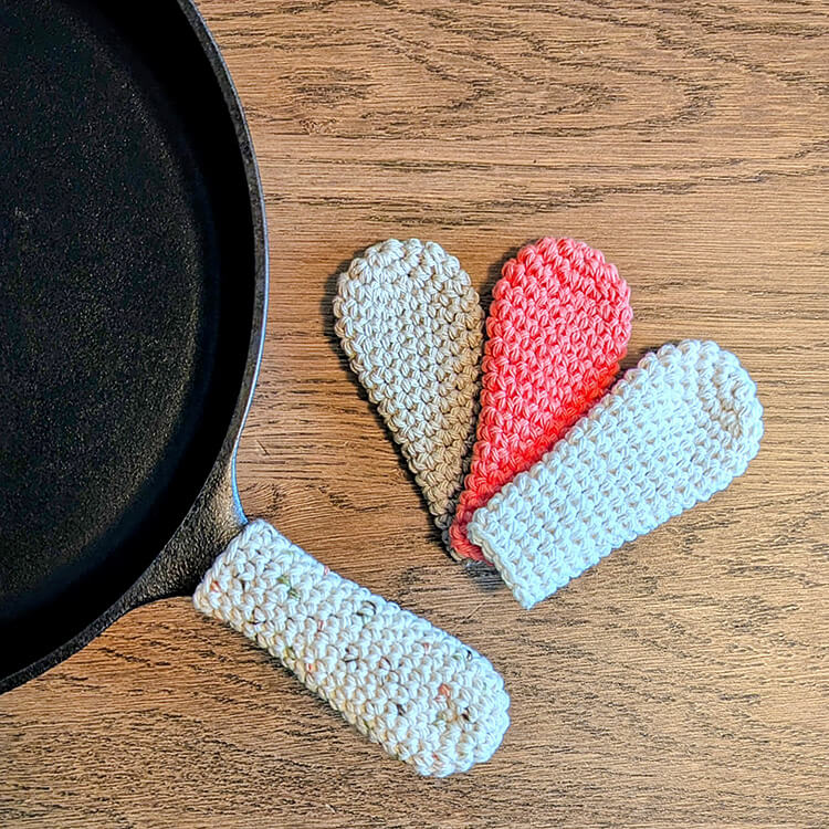 Cast Iron Skillet Handle Cover Zoomed Out View