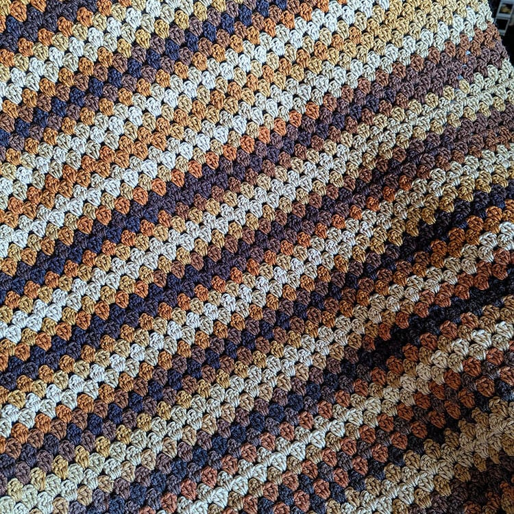 granny stripe blanket feature